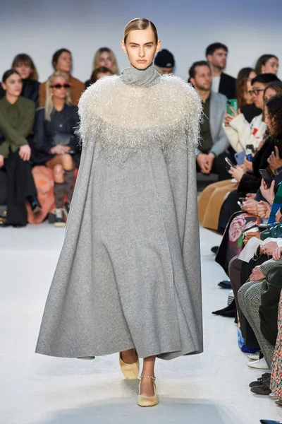 Look 19